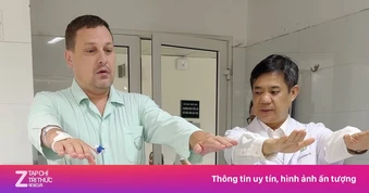 Khách Tây kinh ngạc sau ca mổ cột sống tại Việt Nam
