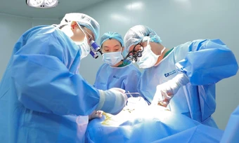 Khám răng tình cờ phát hiện hẹp mạch máu não - Báo TinVina