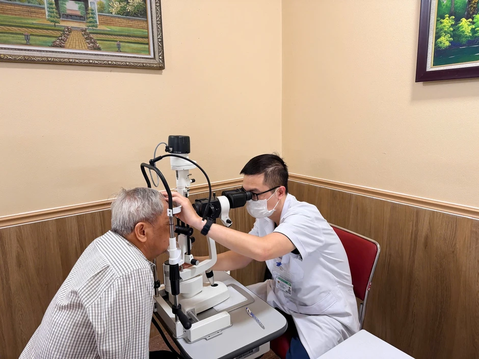 Khám sức khỏe miễn phí cho 250 người có công và gia đình chính sách tại Hà Nội