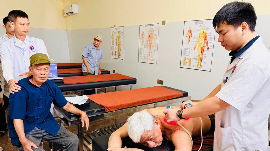 Khám sức khỏe thiện nguyện cho người có công và thân nhân gia đình chính sách Khám sức khỏe thiện nguyện cho người có công và thân nhân gia đình chính sách