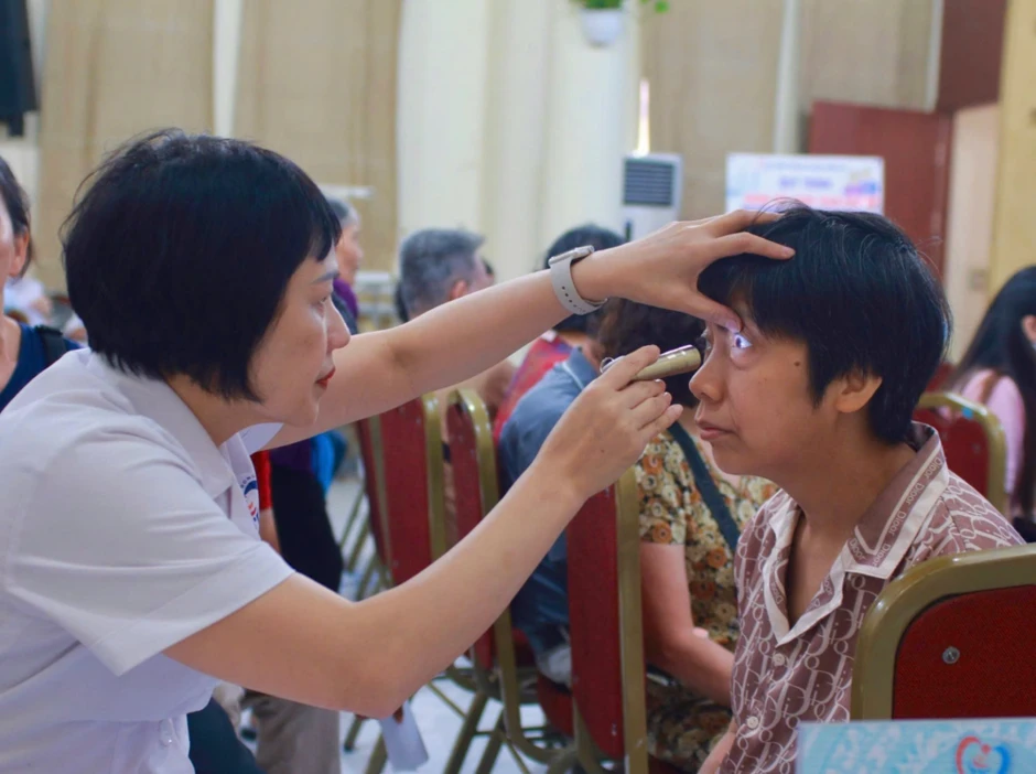 Khám sức khỏe toàn dân: Người dân Kim Liên được tầm soát bệnh miễn phí Khám sức khỏe toàn dân: Người dân Kim Liên được tầm soát bệnh miễn phí