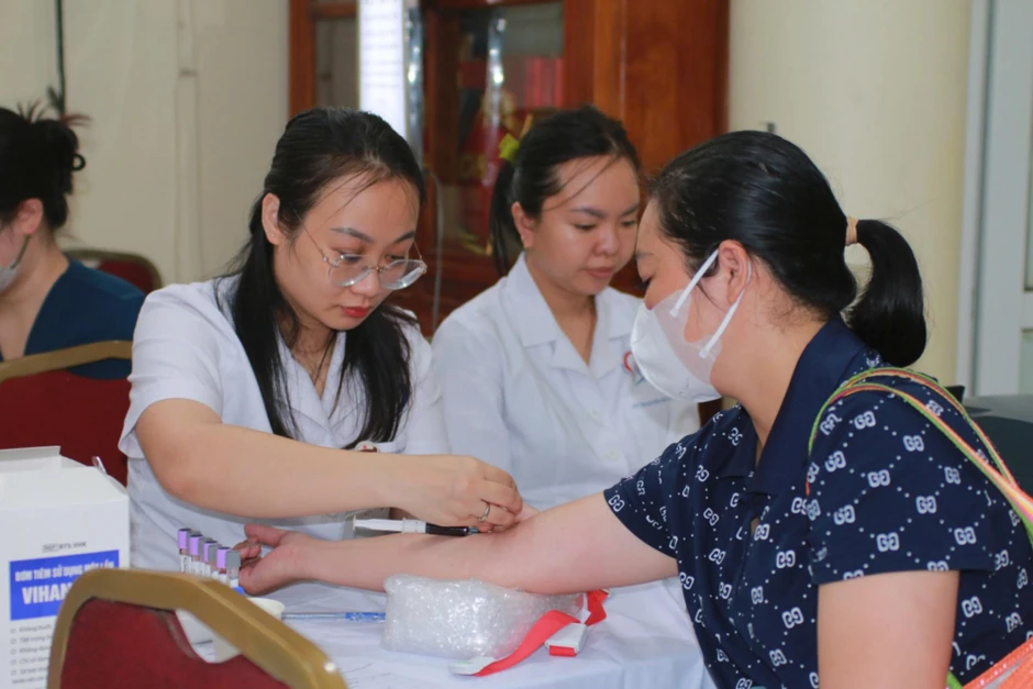 Khám sức khỏe toàn dân: Người dân phường Kim Liên được tầm soát bệnh miễn phí