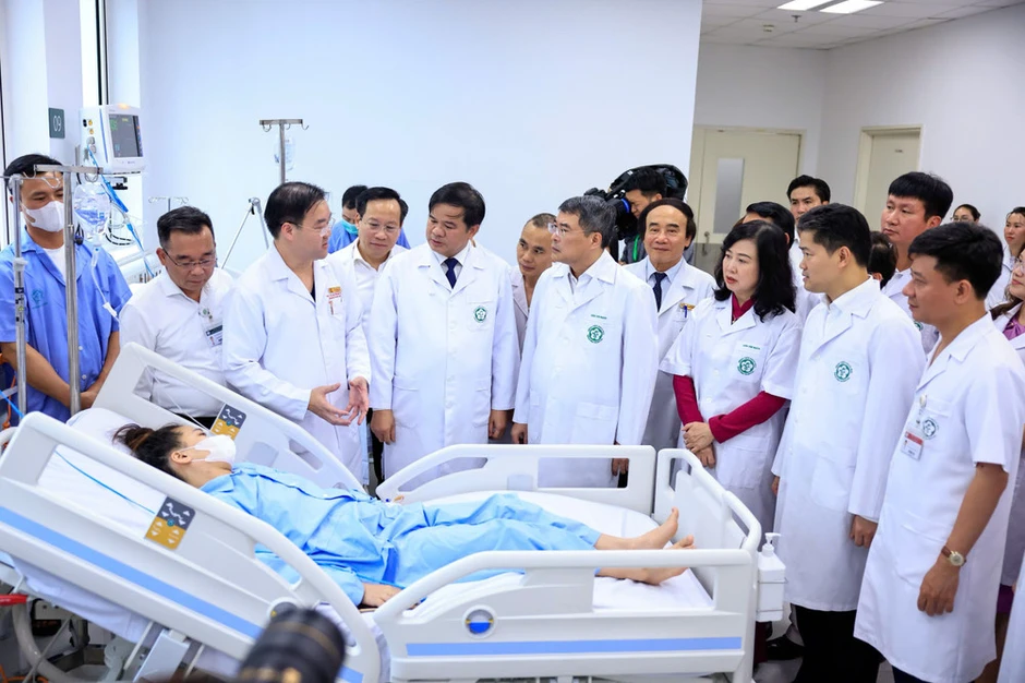 Khẳng định vị thế tuyến trung ương trên hành trình chăm sóc sức khỏe nhân dân Khẳng định vị thế tuyến trung ương trên hành trình chăm sóc sức khỏe nhân dân