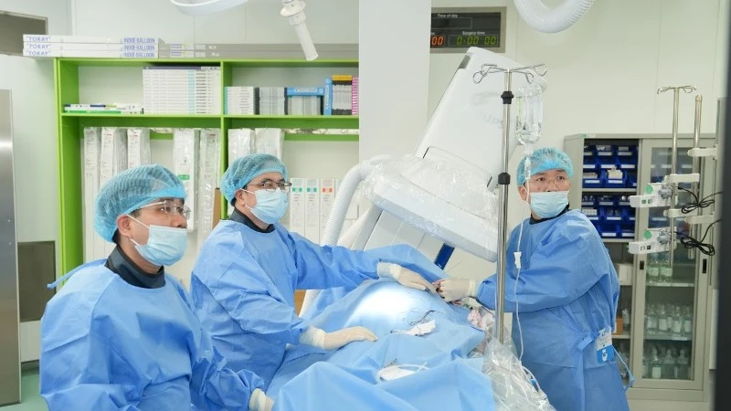 Khẳng định vị thế tuyến trung ương trên hành trình chăm sóc sức khỏe nhân dân Khẳng định vị thế tuyến trung ương trên hành trình chăm sóc sức khỏe nhân dân