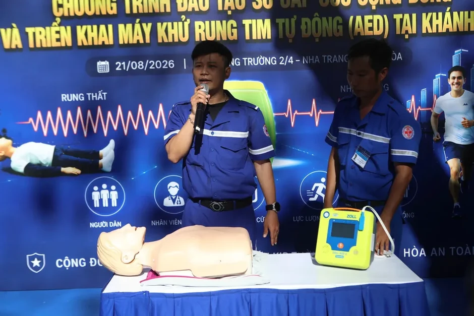 Khánh Hòa: Đặt 25 máy cứu tim dọc bờ biển Nha Trang Khánh Hòa: Đặt 25 máy cứu tim dọc bờ biển Nha Trang