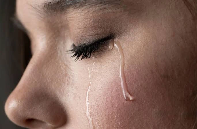 Khóc có tác dụng gì? Khóc có tác dụng gì?