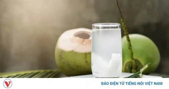 Không chỉ giúp giải khát, uống nước dừa còn có loạt lợi ích sức khỏe bất ngờ này