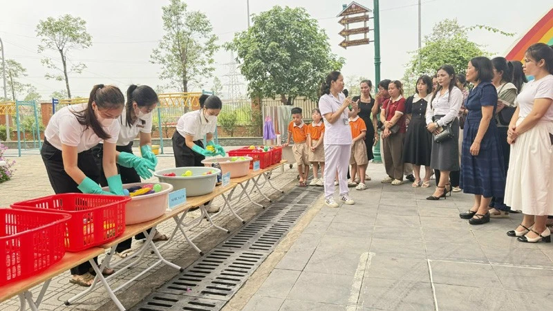 Không để dịch bệnh truyền nhiễm lây lan, bùng phát tại nơi mình sinh sống Không để dịch bệnh truyền nhiễm lây lan, bùng phát tại nơi mình sinh sống