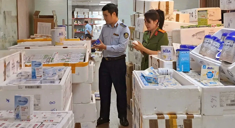 Không qua kiểm soát chất lượng, hàng 'xách tay' tiềm ẩn rủi ro cho sức khỏe Không qua kiểm soát chất lượng, hàng 'xách tay' tiềm ẩn rủi ro cho sức khỏe