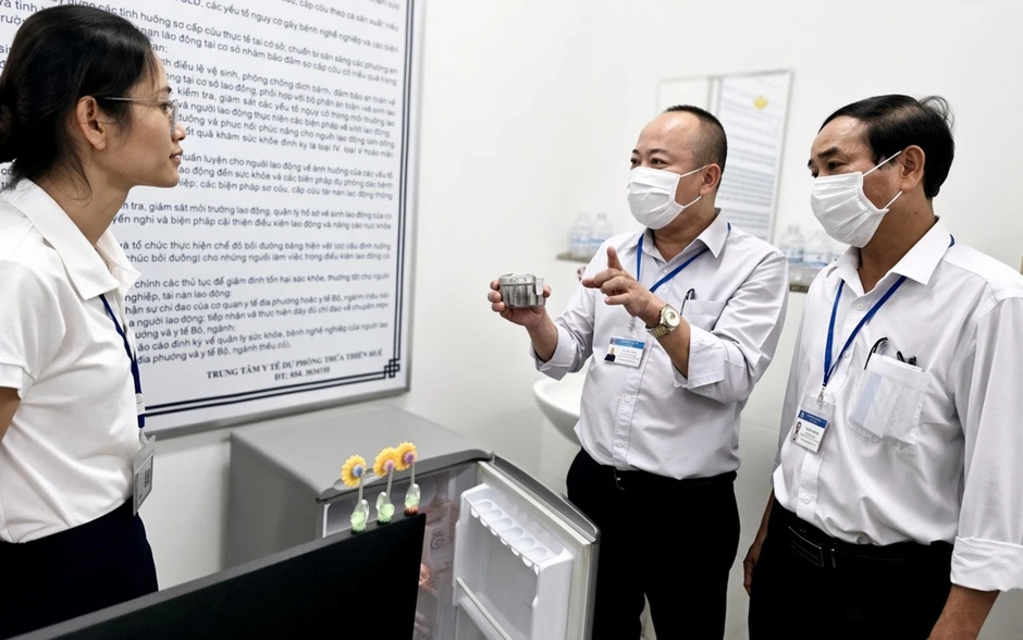 Kiểm tra 25 bếp ăn, cơ sở ăn uống sau vụ nghi ngộ độc tập thể ở Huế Kiểm tra 25 bếp ăn, cơ sở ăn uống sau vụ nghi ngộ độc tập thể ở Huế