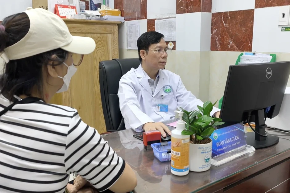 Kiến ba khoang hoành hành sau mưa, nhiều người ở TPHCM vào viện "cầu cứu" Kiến ba khoang hoành hành sau mưa, nhiều người ở TPHCM vào viện "cầu cứu"