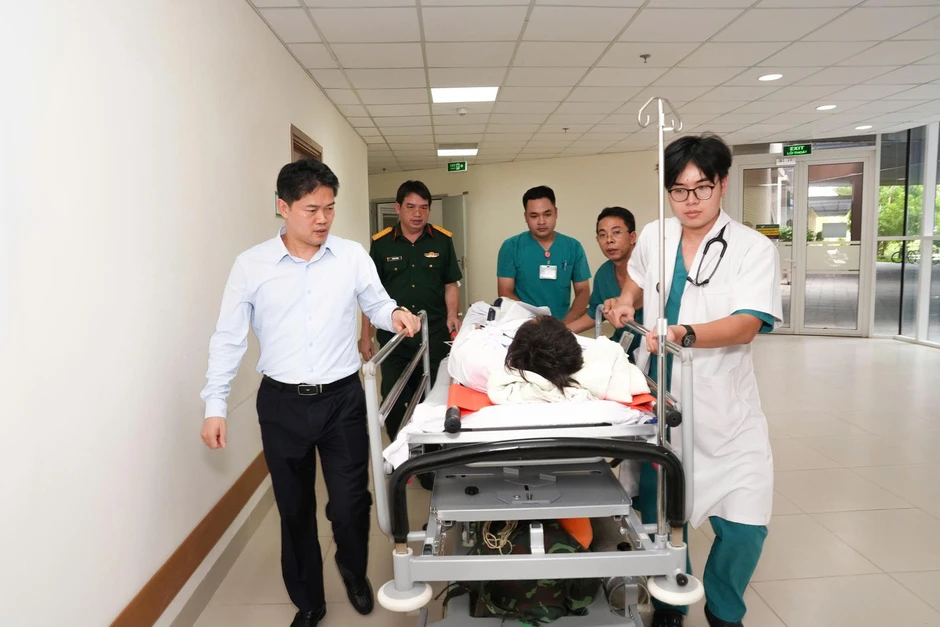 Kịp thời cấp cứu nhân viên y tế nhồi máu cơ tim trên biển