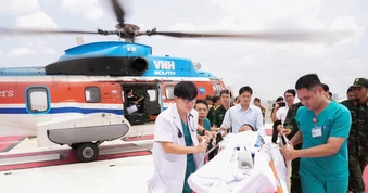 Kịp thời cấp cứu nhân viên y tế nhồi máu cơ tim trên biển