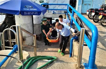 Kịp thời cấp cứu thuyền viên nước ngoài gặp nạn trên biển