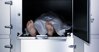 Kỳ lạ cụ bà ngoài 70 tuổi bất ngờ hồi tỉnh trong quan tài trước khi thực sự qua đời