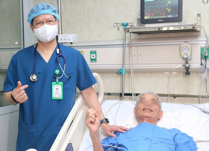 Kỳ tích Việt Nam: Nhận tim gan người này, hiến ngay gan mình cứu người khác Kỳ tích Việt Nam: Nhận tim gan người này, hiến ngay gan mình cứu người khác
