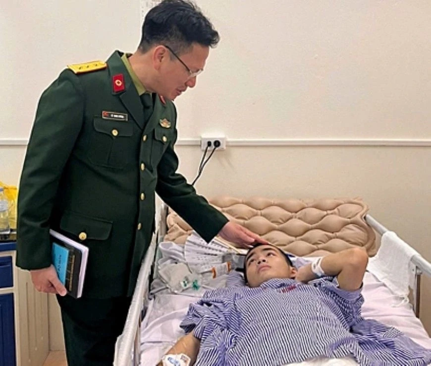 Kỳ tích y khoa: Cứu sống thiếu niên bị tai nạn chỉ còn một nửa cơ thể Kỳ tích y khoa: Cứu sống thiếu niên bị tai nạn chỉ còn một nửa cơ thể