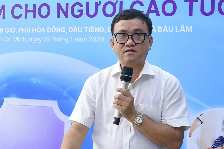 Kỳ vọng đại biểu ngành y mạnh dạn lên tiếng về thu nhập và thuốc điều trị
