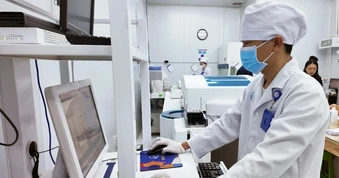 Kỳ vọng đại biểu ngành y mạnh dạn lên tiếng về thu nhập và thuốc điều trị