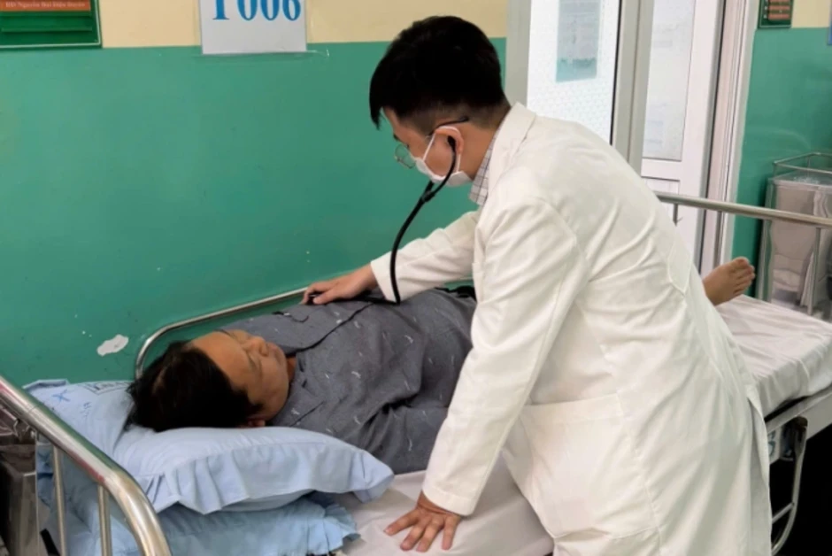 Lá gan 'gục ngã' sau hơn một tuần nhậu liên tục Lá gan 'gục ngã' sau hơn một tuần nhậu liên tục