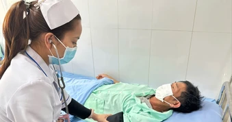 Lâm Đồng: 84 người nghi ngộ độc sau khi ăn bánh mì