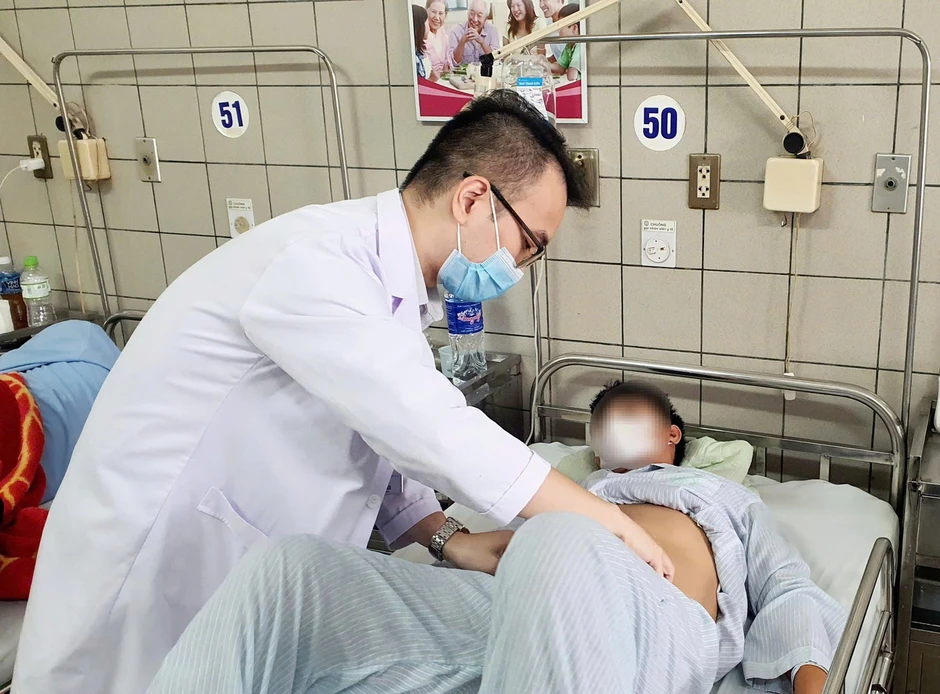Làm việc dưới trời 40 độ, nam thanh niên bị suy thận cấp vì không uống nước Làm việc dưới trời 40 độ, nam thanh niên bị suy thận cấp vì không uống nước