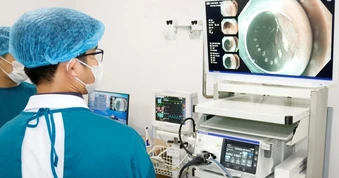 Lần đầu BV Bạch Mai cơ sở Ninh Bình cắt bỏ tiền ung thư dạ dày không cần mổ