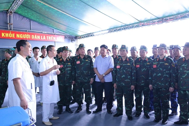 Lần đầu diễn tập thực địa với bệnh viện dã chiến 100 giường Lần đầu diễn tập thực địa với bệnh viện dã chiến 100 giường