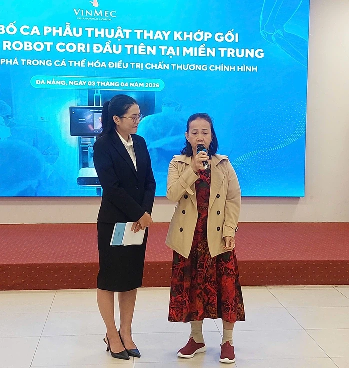 Lần đầu tại miền Trung: Thay khớp gối bằng robot, bệnh nhân tập đi ngay sau mổ Lần đầu tại miền Trung: Thay khớp gối bằng robot, bệnh nhân tập đi ngay sau mổ