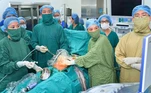Lần đầu tại Việt Nam: Đặt bóng vào khí quản cứu thai nhi mắc thoát vị hoành