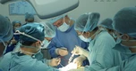 Lần đầu tiên cấy điện cực thính giác thân não cho trẻ bị điếc bẩm sinh nặng