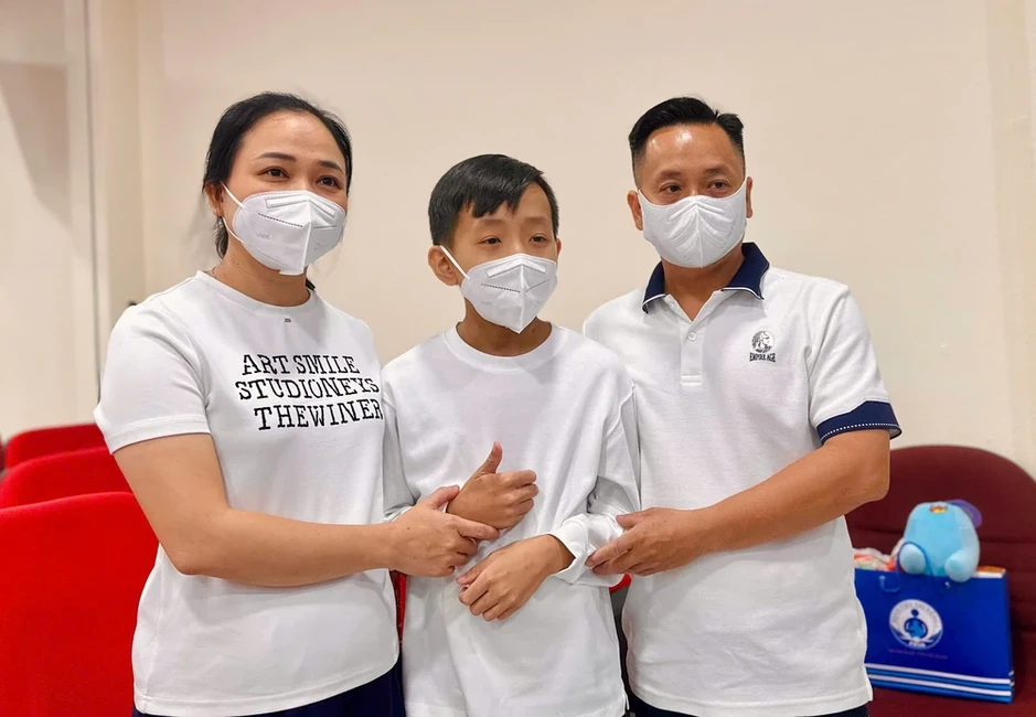 Lần đầu tiên ghép thận thành công tại Bệnh viện Nhi đồng 1 Lần đầu tiên ghép thận thành công tại Bệnh viện Nhi đồng 1