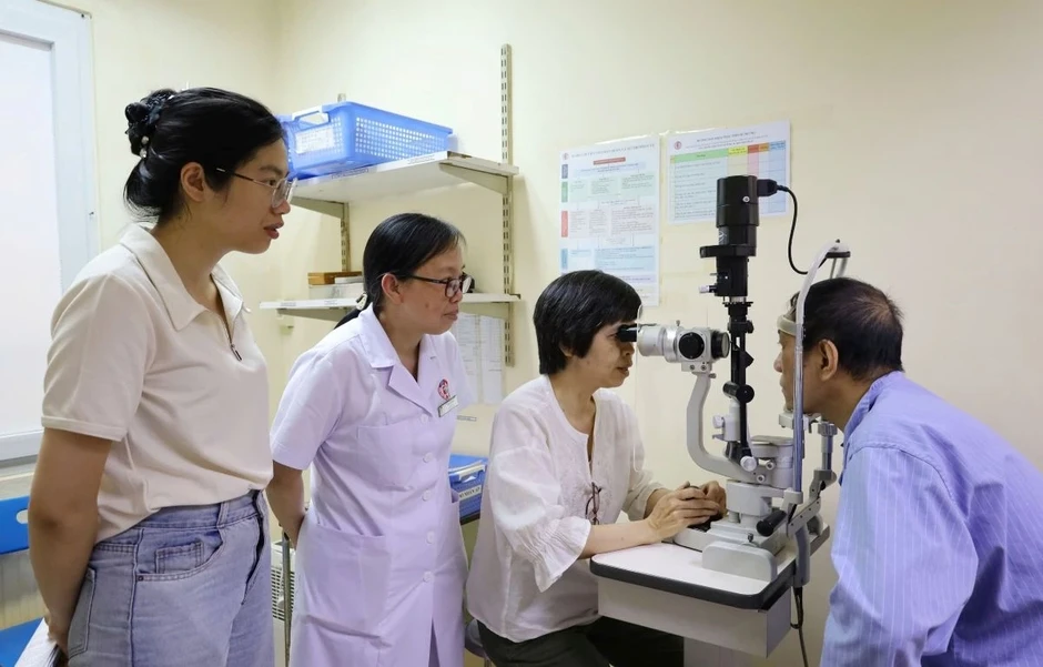 Lần đầu tiên triển khai kỹ thuật ghép giác mạc tại tỉnh Quảng Ninh Lần đầu tiên triển khai kỹ thuật ghép giác mạc tại tỉnh Quảng Ninh