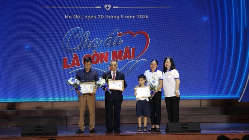 Lan tỏa phong trào hiến tặng mô, tạng để xây dựng nền y học hiện đại, nhân văn, vì hạnh phúc của muôn người Lan tỏa phong trào hiến tặng mô, tạng để xây dựng nền y học hiện đại, nhân văn, vì hạnh phúc của muôn người
