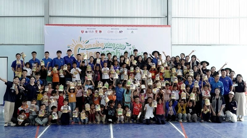 Lan tỏa tinh thần tình nguyện vì sức khỏe cộng đồng ở vùng cao A Lưới