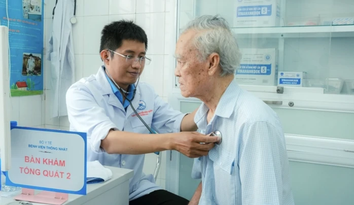 Lãnh đạo TPHCM yêu cầu khám sức khỏe toàn dân không chạy theo thành tích