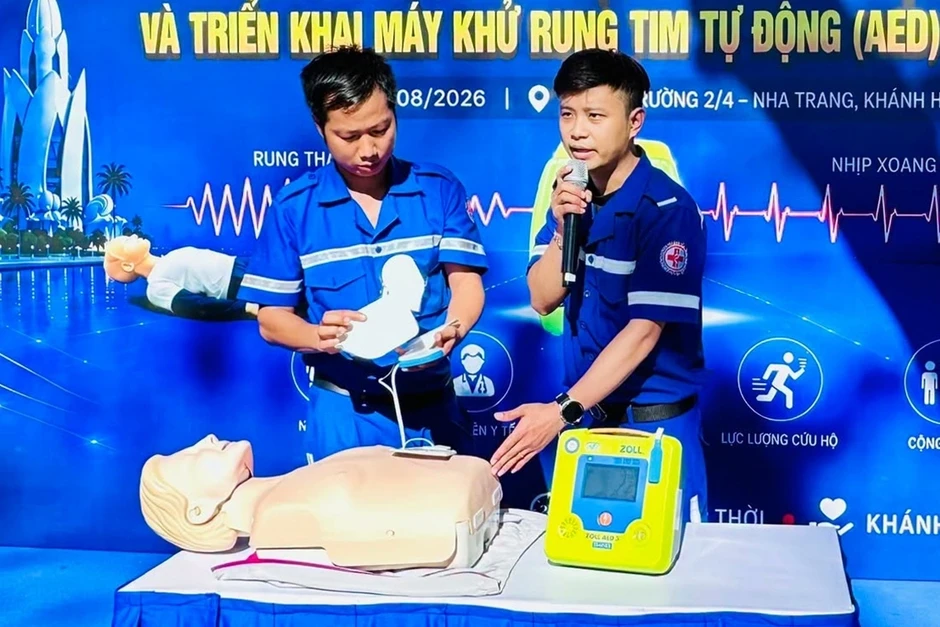 Lắp đặt 25 máy khử rung tim tự động dọc bãi biển Nha Trang Lắp đặt 25 máy khử rung tim tự động dọc bãi biển Nha Trang
