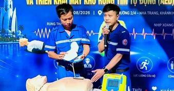 Lắp đặt 25 máy khử rung tim tự động dọc bãi biển Nha Trang