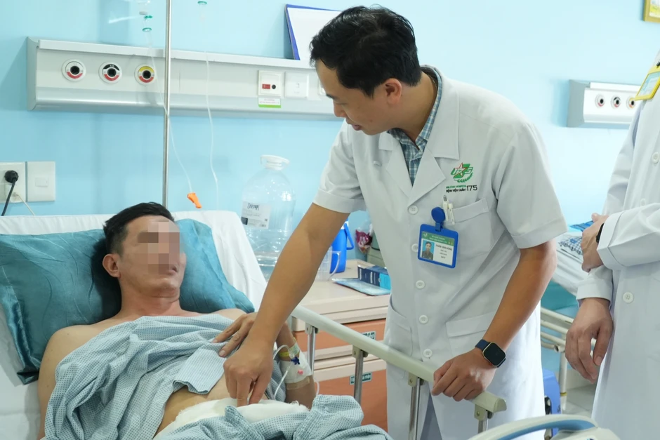 Lấy da tay tái tạo dương vật "kỳ diệu" cho bệnh nhân bị hủy hoại vùng kín Lấy da tay tái tạo dương vật "kỳ diệu" cho bệnh nhân bị hủy hoại vùng kín