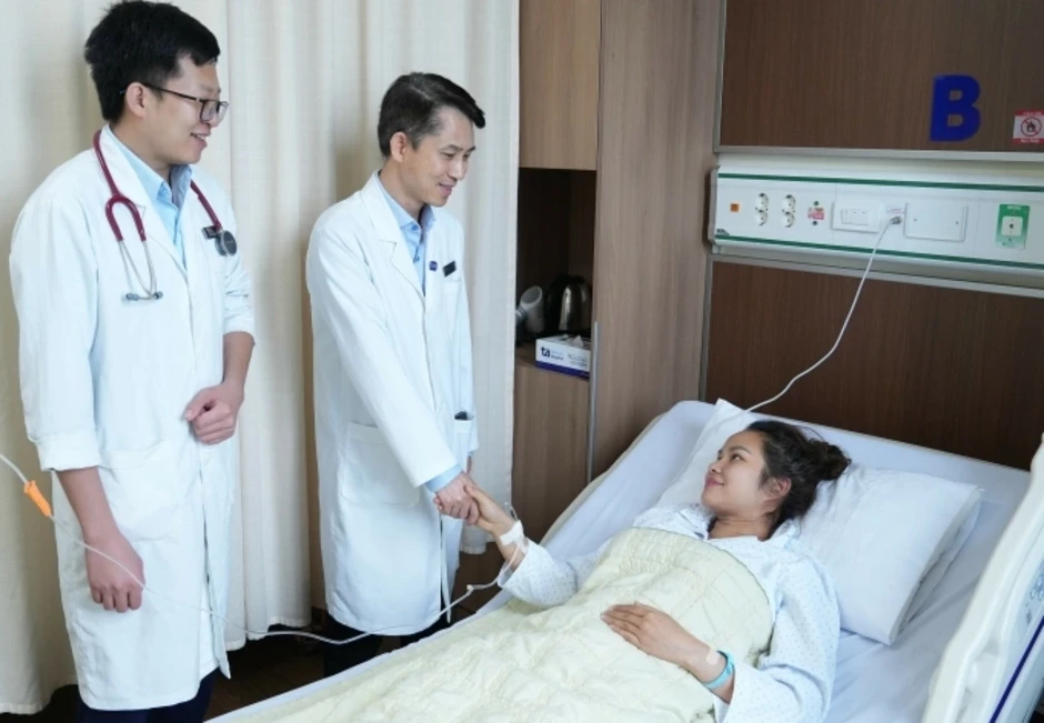 Lấy máu tự thân vá lỗ rò dịch não tủy - Báo TinVina Lấy máu tự thân vá lỗ rò dịch não tủy - Báo TinVina