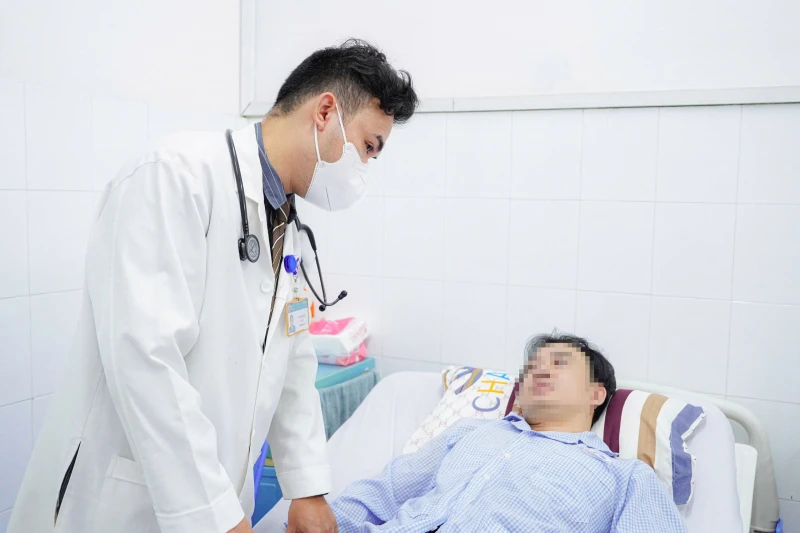 Liên tiếp 2 vụ ngộ độc sau khi ăn bánh mì tại TP Hồ Chí Minh Liên tiếp 2 vụ ngộ độc sau khi ăn bánh mì tại TP Hồ Chí Minh