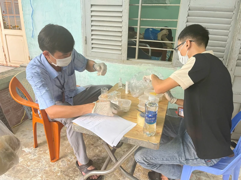 Liên tiếp 2 vụ ngộ độc sau khi ăn bánh mì tại TP Hồ Chí Minh Liên tiếp 2 vụ ngộ độc sau khi ăn bánh mì tại TP Hồ Chí Minh