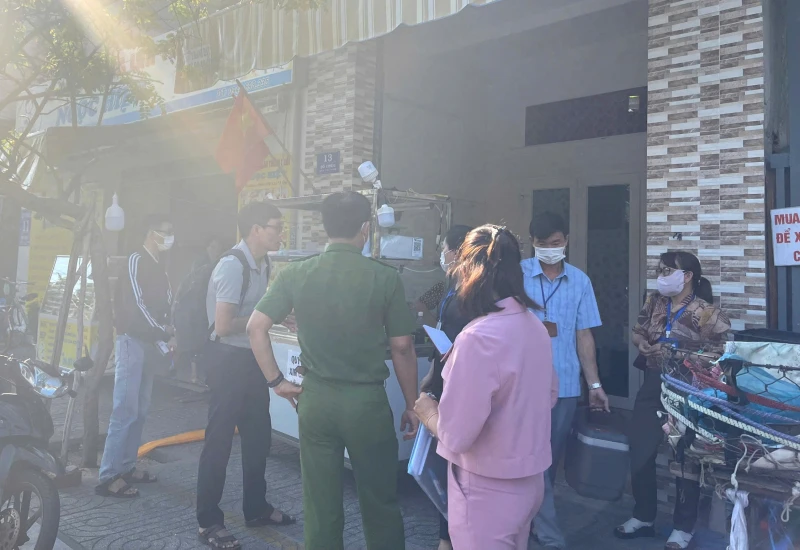 Liên tiếp 2 vụ ngộ độc sau khi ăn bánh mì tại TP Hồ Chí Minh Liên tiếp 2 vụ ngộ độc sau khi ăn bánh mì tại TP Hồ Chí Minh
