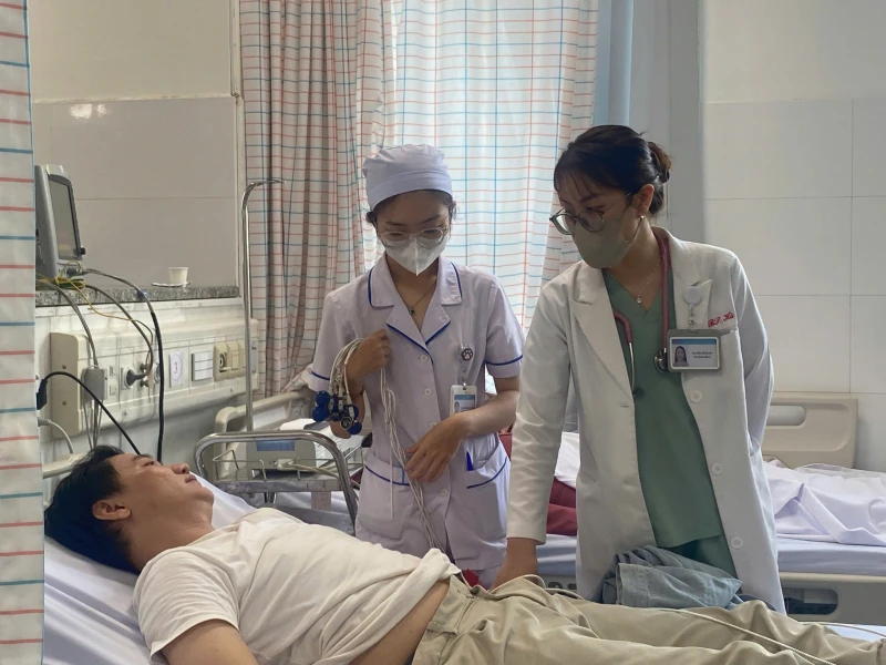 Liên tiếp 2 vụ ngộ độc sau khi ăn bánh mì tại TP Hồ Chí Minh Liên tiếp 2 vụ ngộ độc sau khi ăn bánh mì tại TP Hồ Chí Minh