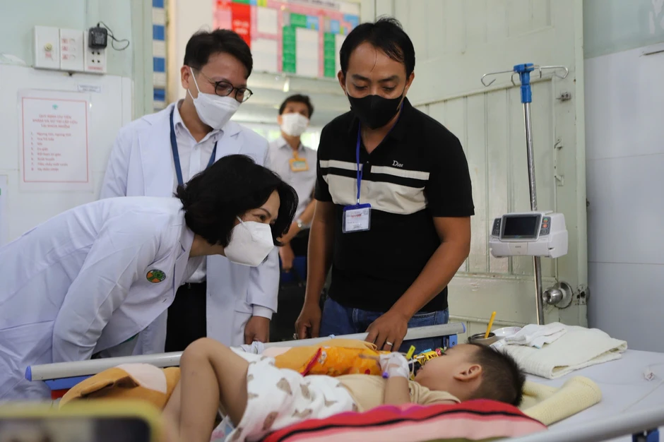 Liên tiếp 5 trẻ tử vong, nguy cơ dịch tay chân miệng bùng phát Liên tiếp 5 trẻ tử vong, nguy cơ dịch tay chân miệng bùng phát