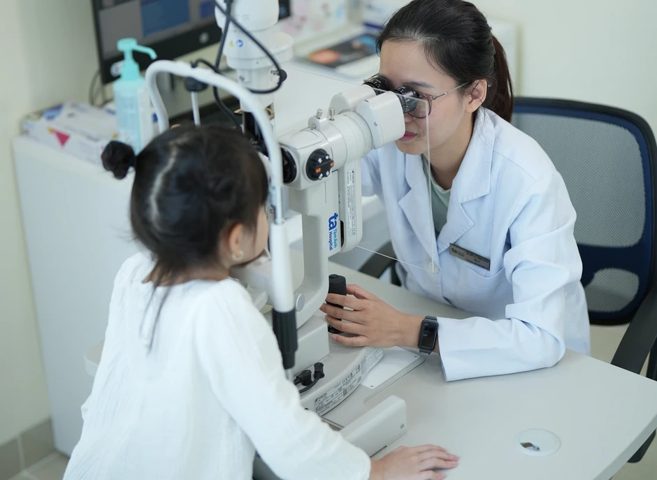 Loạn thị ở trẻ có nguy hiểm? - Báo TinVina Loạn thị ở trẻ có nguy hiểm? - Báo TinVina