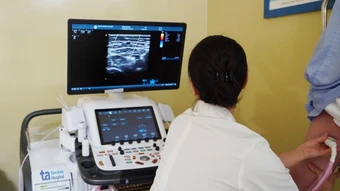 Loét chân lâu lành cảnh báo bệnh gì? - Báo TinVina