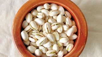 Lợi ích khi ăn một nắm hạt dẻ cười mỗi ngày