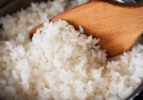 Lời khuyên cho các gia đình hay để cơm nguội vào tủ lạnh Lời khuyên cho các gia đình hay để cơm nguội vào tủ lạnh