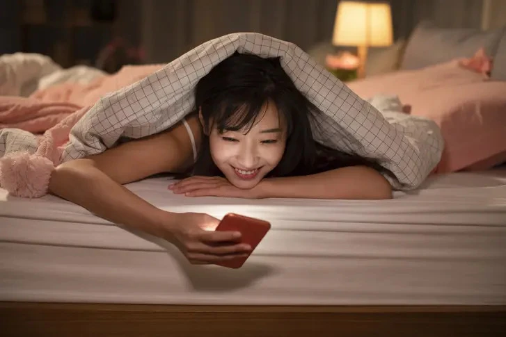 Lời khuyên cho những người vừa mở mắt đã cầm điện thoại Lời khuyên cho những người vừa mở mắt đã cầm điện thoại